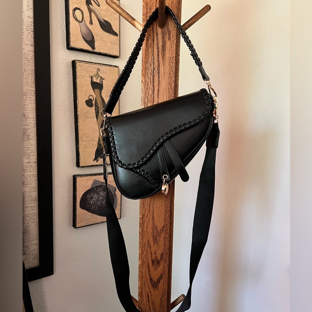Black Saddle Crossbody Bag - Unbranded